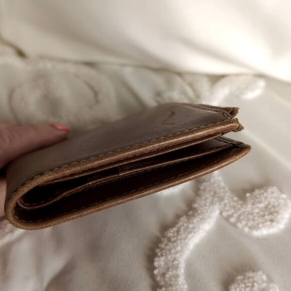 Coach Butter Soft Embossed Bifold/Zip Ladies Wallet- Camel Color - Picture 12 of 16